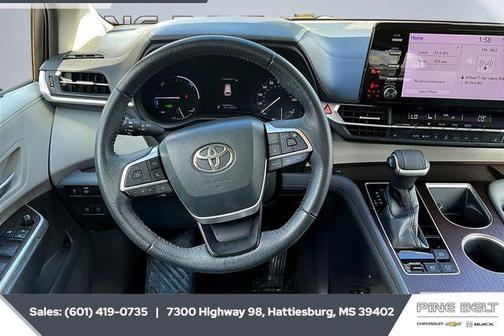 2022 Toyota Sienna XLE