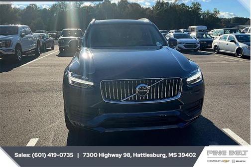 2020 Volvo XC90 T6 Momentum