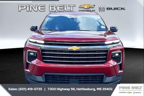 Radiant Red Tintcoat 2026 Chevrolet Traverse LT