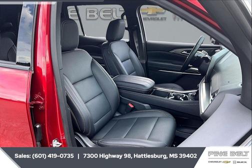 Radiant Red Tintcoat 2026 Chevrolet Traverse LT