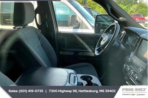 2023 RAM 2500 Tradesman Crew Cab 4x4 6'4' Box