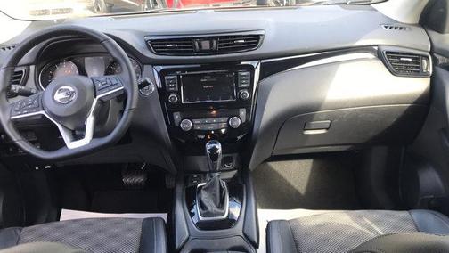 2022 Nissan Rogue Sport SV