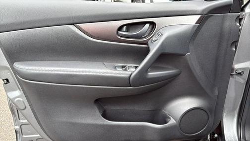 Gun Metallic 2022 Nissan Rogue Sport S