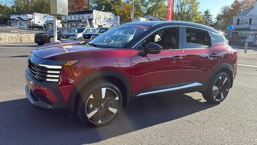 2025 Nissan Kicks SR