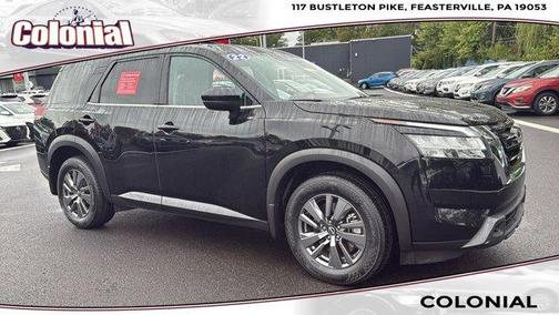 2022 Nissan Pathfinder SV