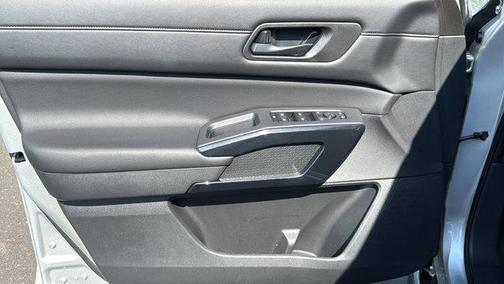 Brilliant Silver Metallic 2024 Nissan Pathfinder S