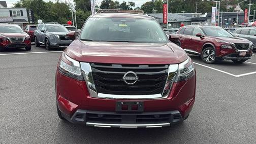 2023 Nissan Pathfinder SL