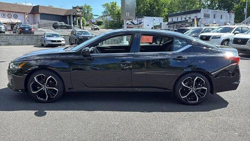 Black 2023 Nissan Altima 2.5 SR