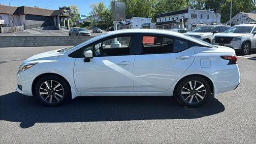 Aspen White 2025 Nissan Versa 1.6 SV