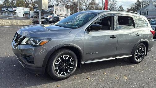 2020 Nissan Pathfinder SL