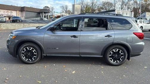 2020 Nissan Pathfinder SL