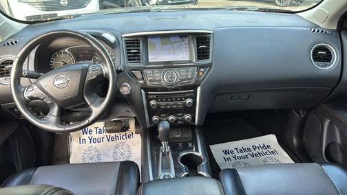 2020 Nissan Pathfinder SL