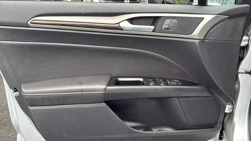 2013 Ford Fusion Hybrid SE