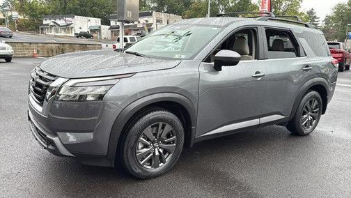 2022 Nissan Pathfinder SV