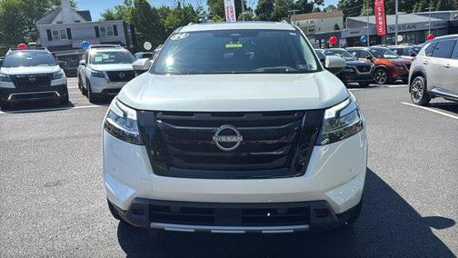 White 2024 Nissan Pathfinder Platinum