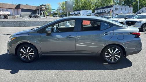 Gun Metallic 2025 Nissan Versa 1.6 SV