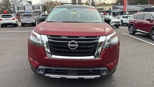 2022 Nissan Pathfinder SL