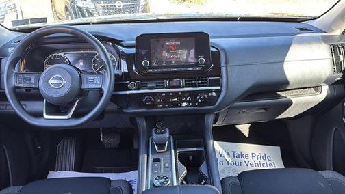 2022 Nissan Pathfinder S