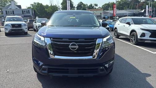 2022 Nissan Pathfinder SV