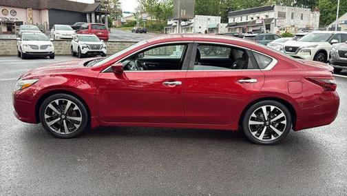 Scarlet Ember 2018 Nissan Altima 2.5 SR
