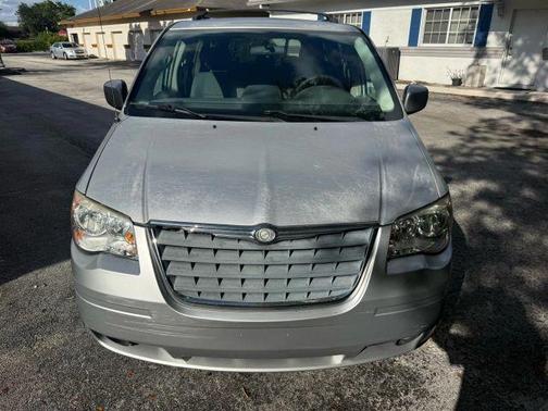 2010 Chrysler Town & Country Touring