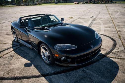 Photo 2 of 32 of 1994 Dodge Viper RT-10