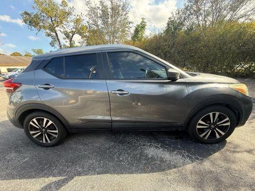 2020 Nissan Kicks SV