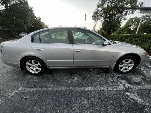 Photo 2 of 7 of 2006 Nissan Altima 2.5 S