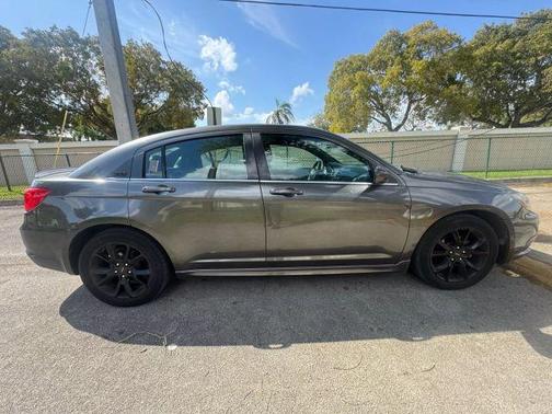 2014 Chrysler 200 Limited