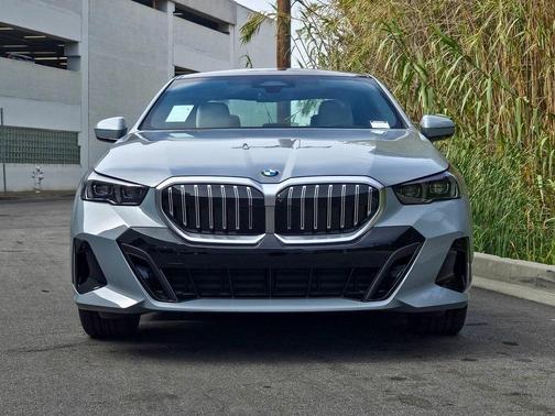 2025 BMW 530 i