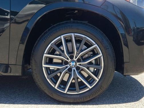 Black Sapphire Metallic 2024 BMW X1 xDrive28i