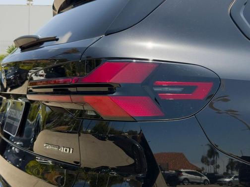 Black Sapphire Metallic 2026 BMW X5 sDrive40i