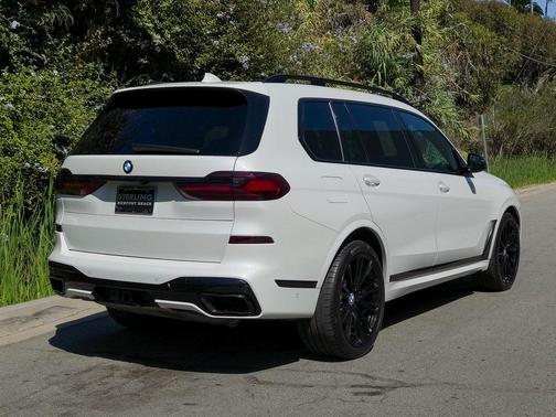 2021 BMW X7 M50i