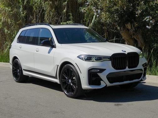 2021 BMW X7 M50i