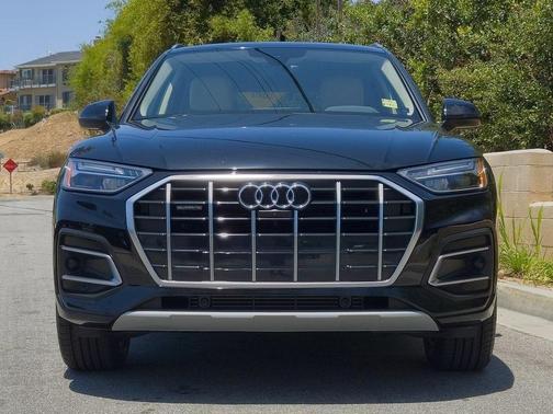 2022 Audi Q5 40 Premium Plus