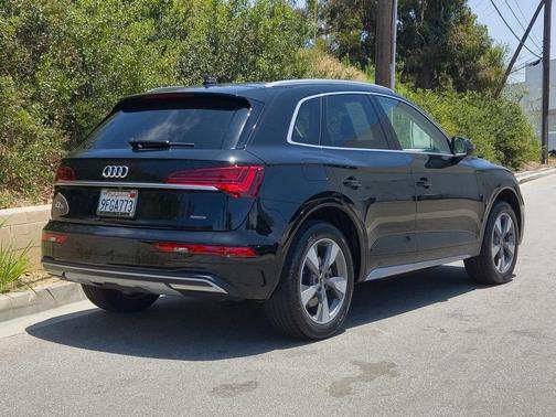 2022 Audi Q5 40 Premium Plus