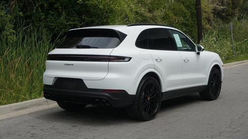 2025 Porsche Cayenne Base