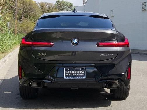 2025 BMW X4 xDrive30i