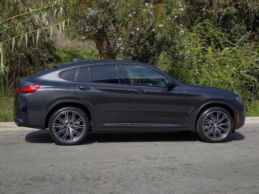2025 BMW X4 xDrive30i