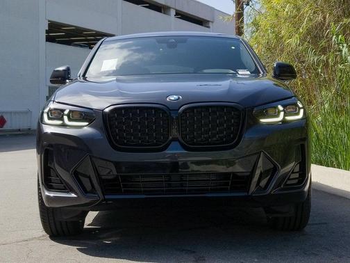 2025 BMW X4 xDrive30i