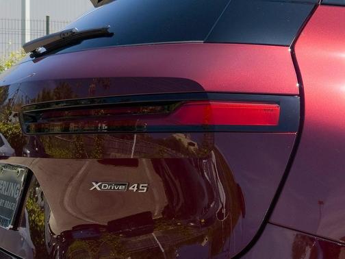 Aventurin Red Metallic 2026 BMW iX xDrive45