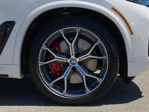 Alpine White 2026 BMW X5 PHEV xDrive50e