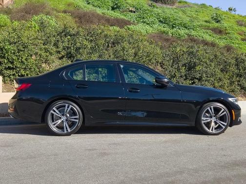 2022 BMW 330 i