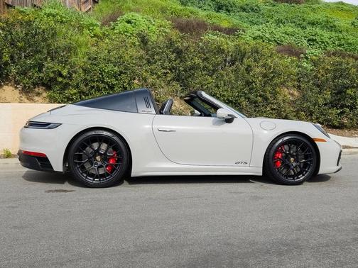 2022 Porsche 911 Targa 4 GTS