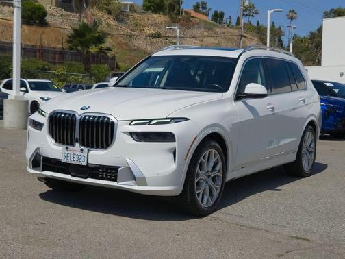 Alpine White 2023 BMW X7 xDrive40i