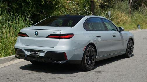 2025 BMW 740 i