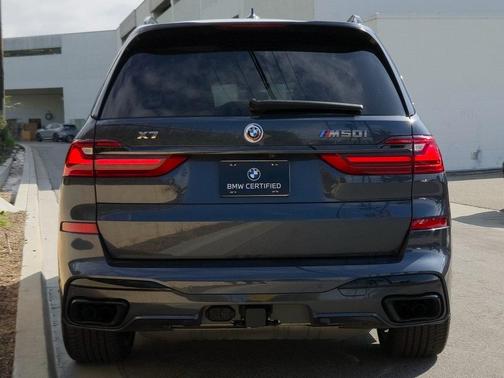 2022 BMW X7 M50i