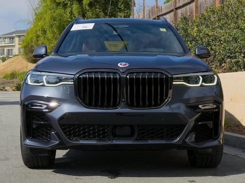 2022 BMW X7 M50i