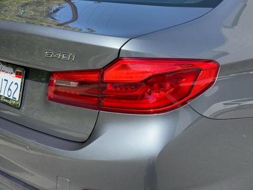 2019 BMW 540 i