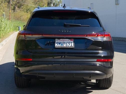 2024 Audi Q4 e-tron 55 quattro Premium